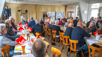 SPD AG 60plus Hof Jubiläum: Begrüßung der Teilnehmer:innen durch den AG 60plus Stadtverbandsvorsitzenden Peter Jakobi