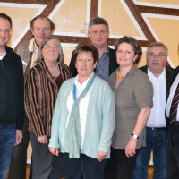 Von links nach rechts: Jörg Mielentz, Reinhard Bsirske, Renate Heidler, Helga Krafczyk, Herbert Schmid, Renate Immisch, Hans Krafczyk und der neue, alte Vorsitzende Peter Heidler.